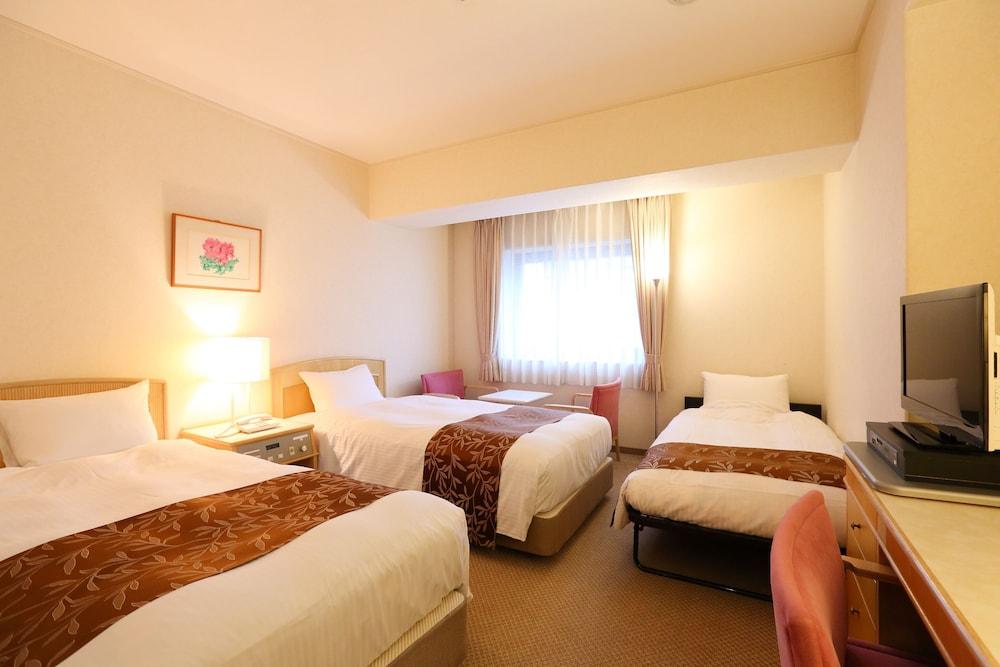 Hotel Hiroshima Garden Palace Екстериор снимка