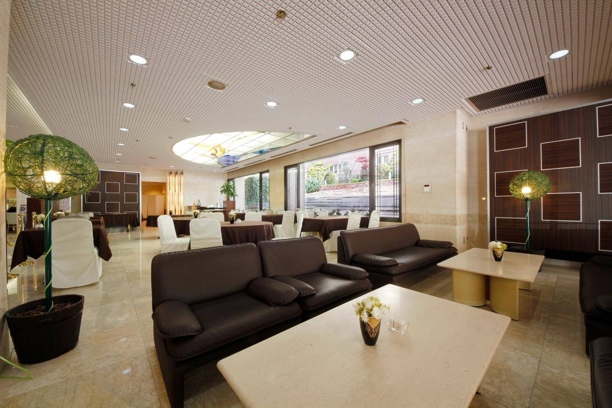Hotel Hiroshima Garden Palace Екстериор снимка
