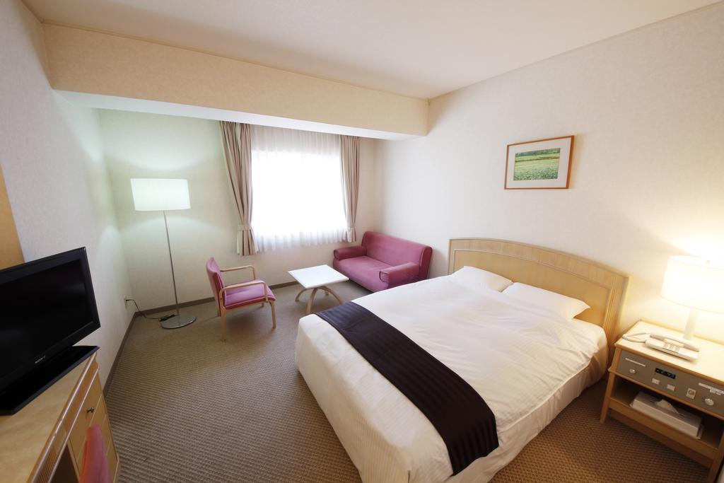 Hotel Hiroshima Garden Palace Екстериор снимка
